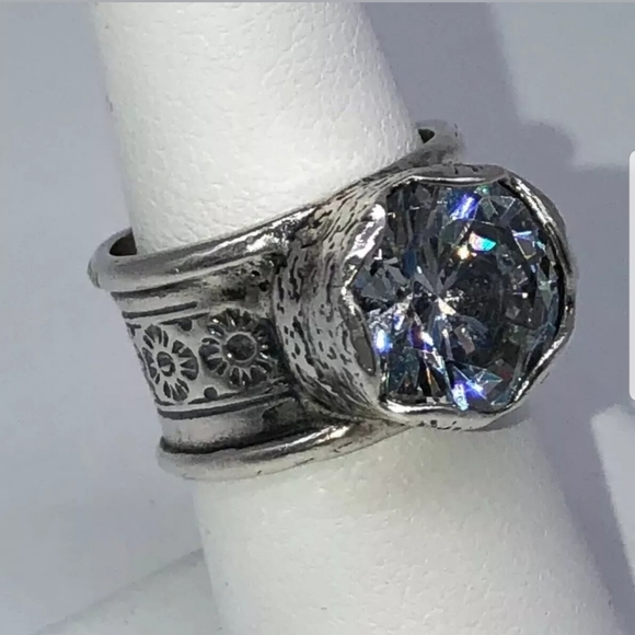 Auth Discontinued Silpada Queen For The Day Ring - Picture 6 of 6